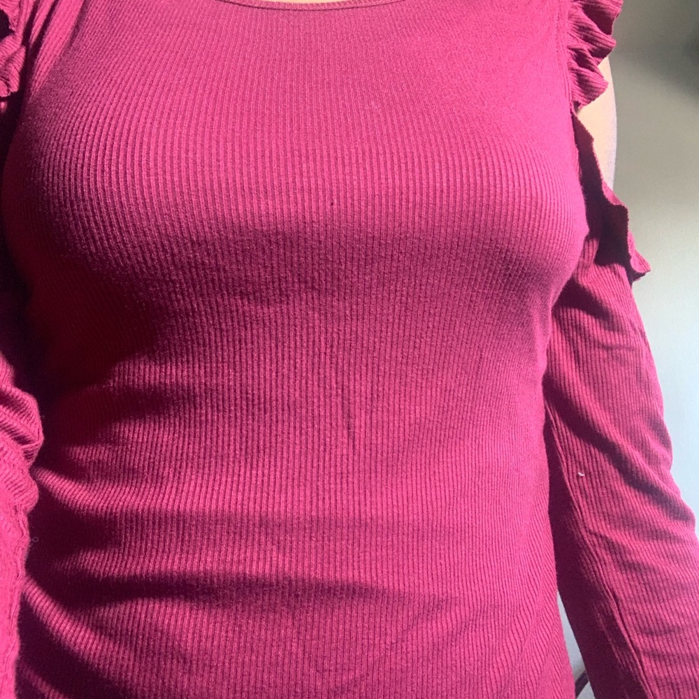 Dressy shirt with shoulder rips and ruffles